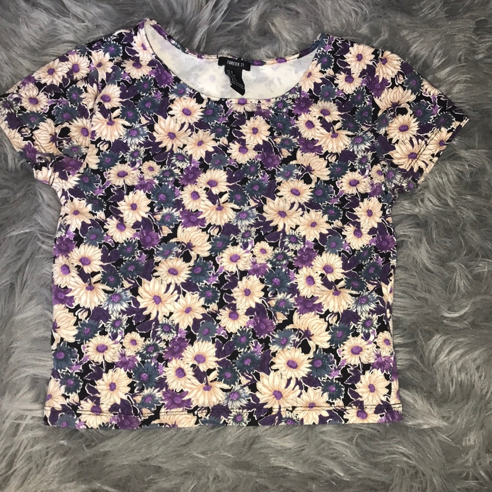 Cute floral cropped shirt